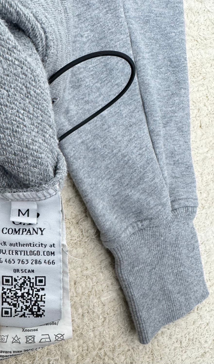 • C.P. Company 렌즈 암포켓 디테일 그레이 맨투맨 상품이미지4