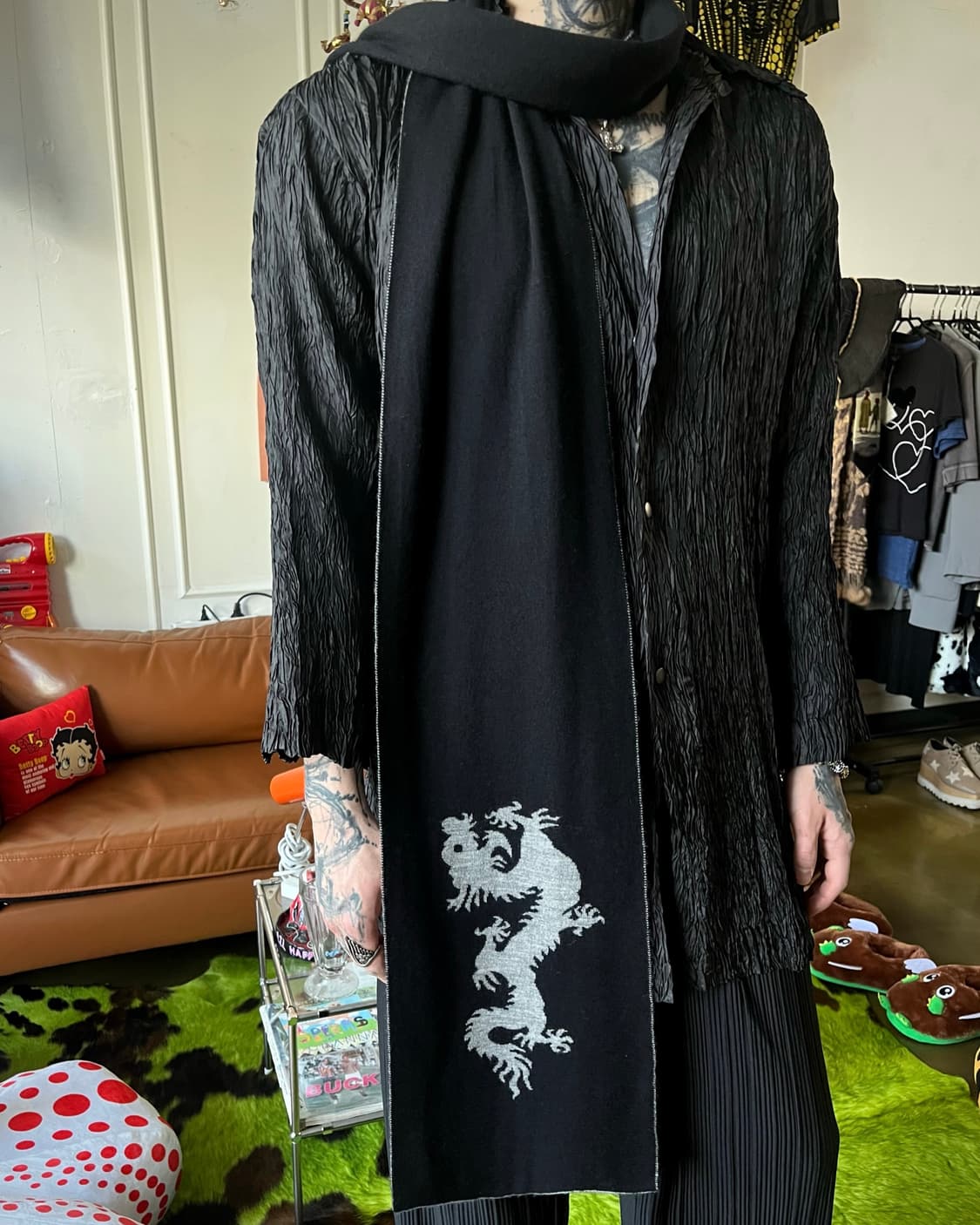 VIVIENNE TAM Archive 2Way Dragon Muffler 상품이미지2