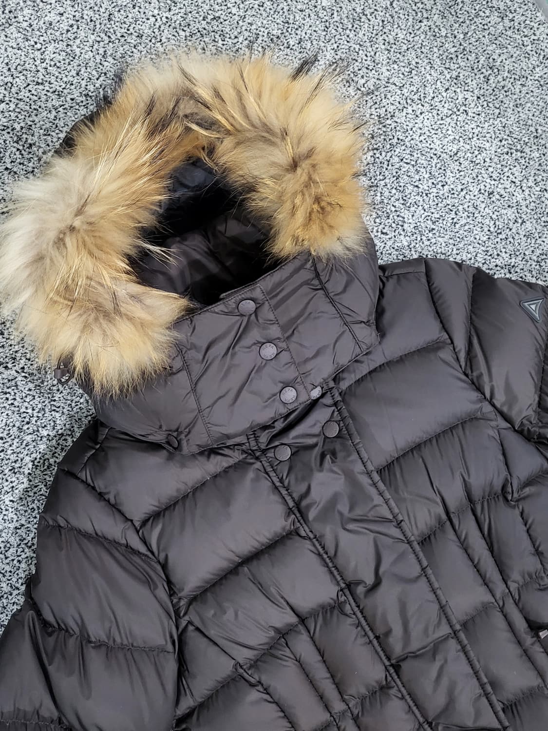 네파 여성 롱패딩 (거위솜털 90 / 깃털 10, 라쿤 퍼 후드) 상품이미지3