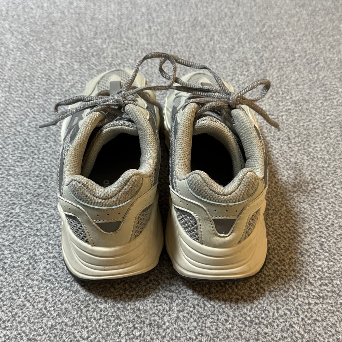 [정가 35만원] 아디다스 이지부스트 275 상품이미지6