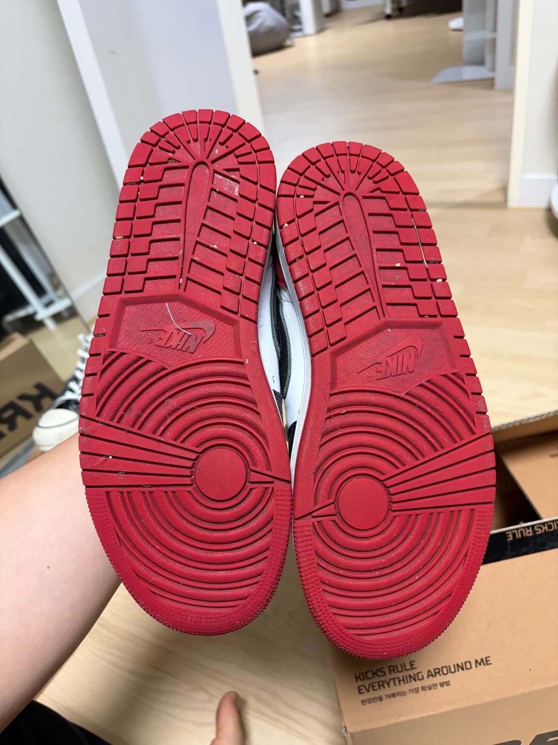 조던 1 레트로 로우 OG 블랙토 260 상품이미지3