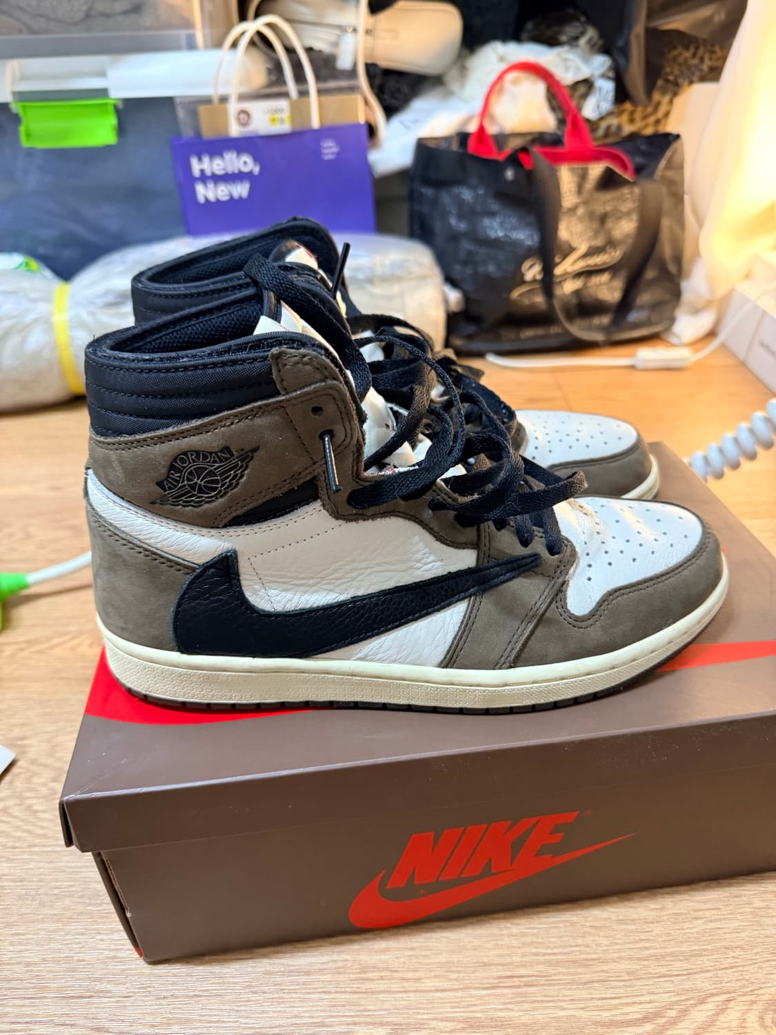 [260]조던 1 x 트래비스 스캇 레트로 하이 OG SP 모카 상품이미지4