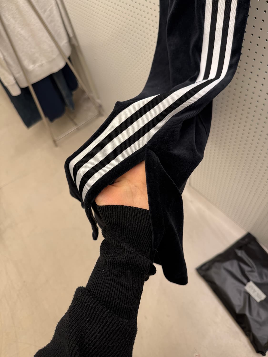 아디다스 벨벳 트랙팬츠 U1242 상품이미지5