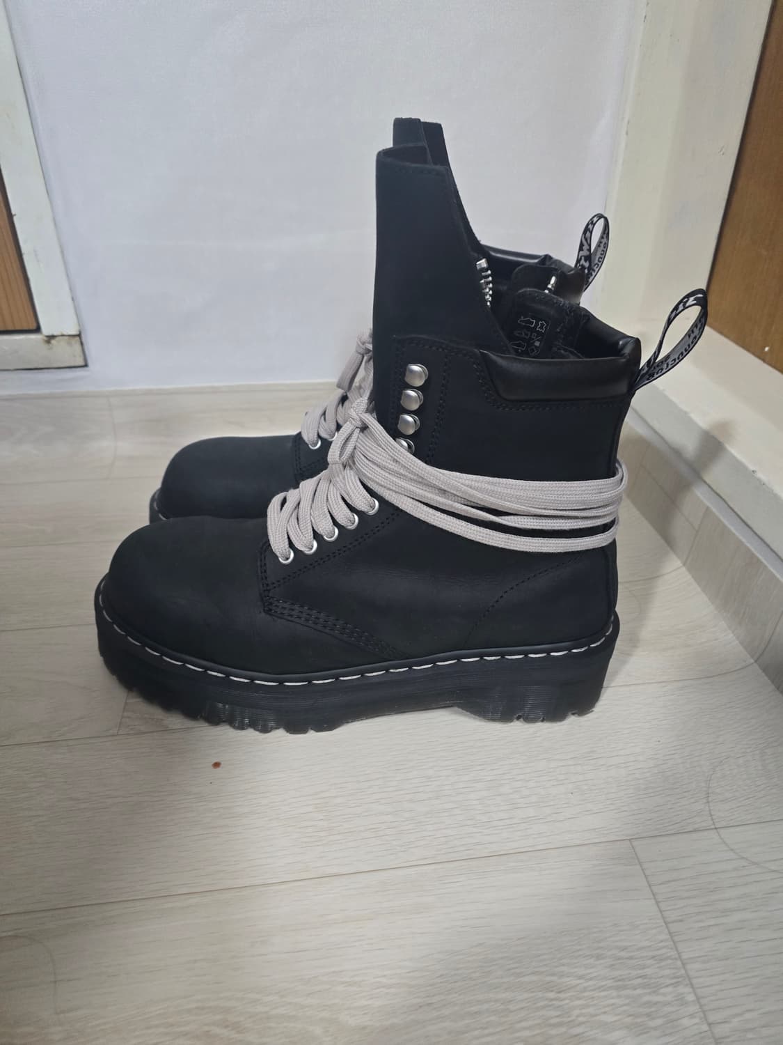 닥터마틴 x 릭오웬스 쿼드 솔 스틸 토 부츠 블랙 상품이미지1