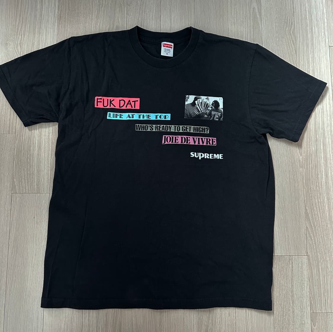 슈프림 Fuk Dat Joie De Vivre 티셔츠 - 블랙/M 상품이미지2