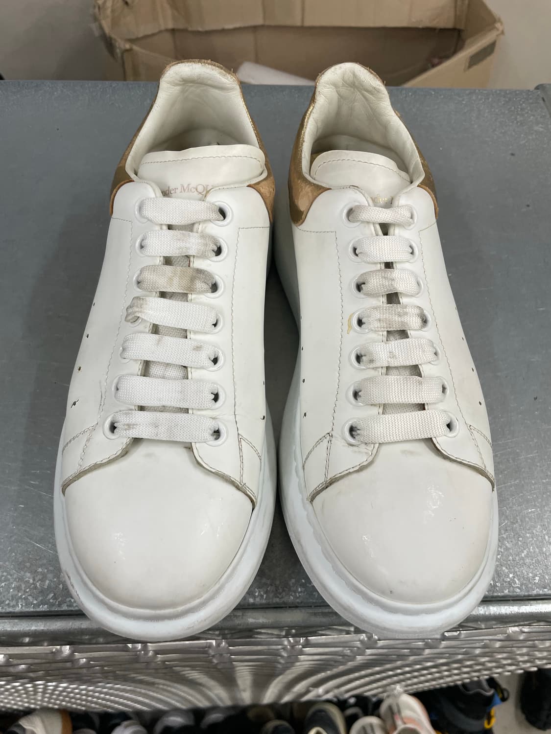 알렉산더 맥퀸 오버솔 스니커즈 화이트 41.5D 상품이미지5