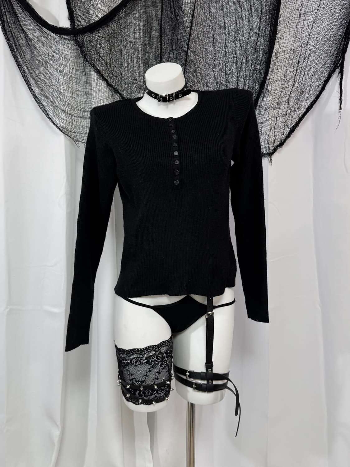 black t-shirt 상품이미지1