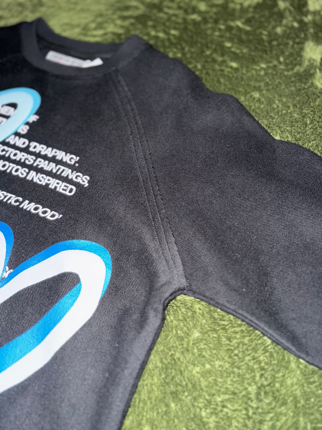 [S] 더뮤지엄비지터 하트 프린티드 인사이드 아웃 스웻셔츠 상품이미지5