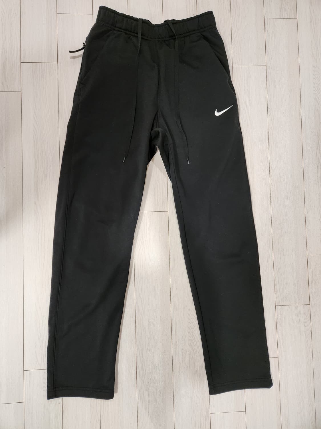 나이키 THERMA-FIT 기모 팬츠 사이즈s

사진이 이상하게 나왔는데 상품이미지1