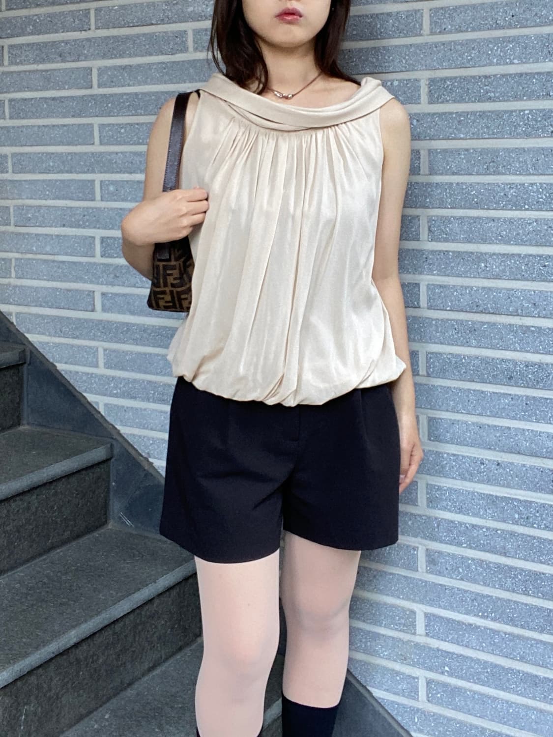 막스마라 홀터넥 슬리브리스 상품이미지3