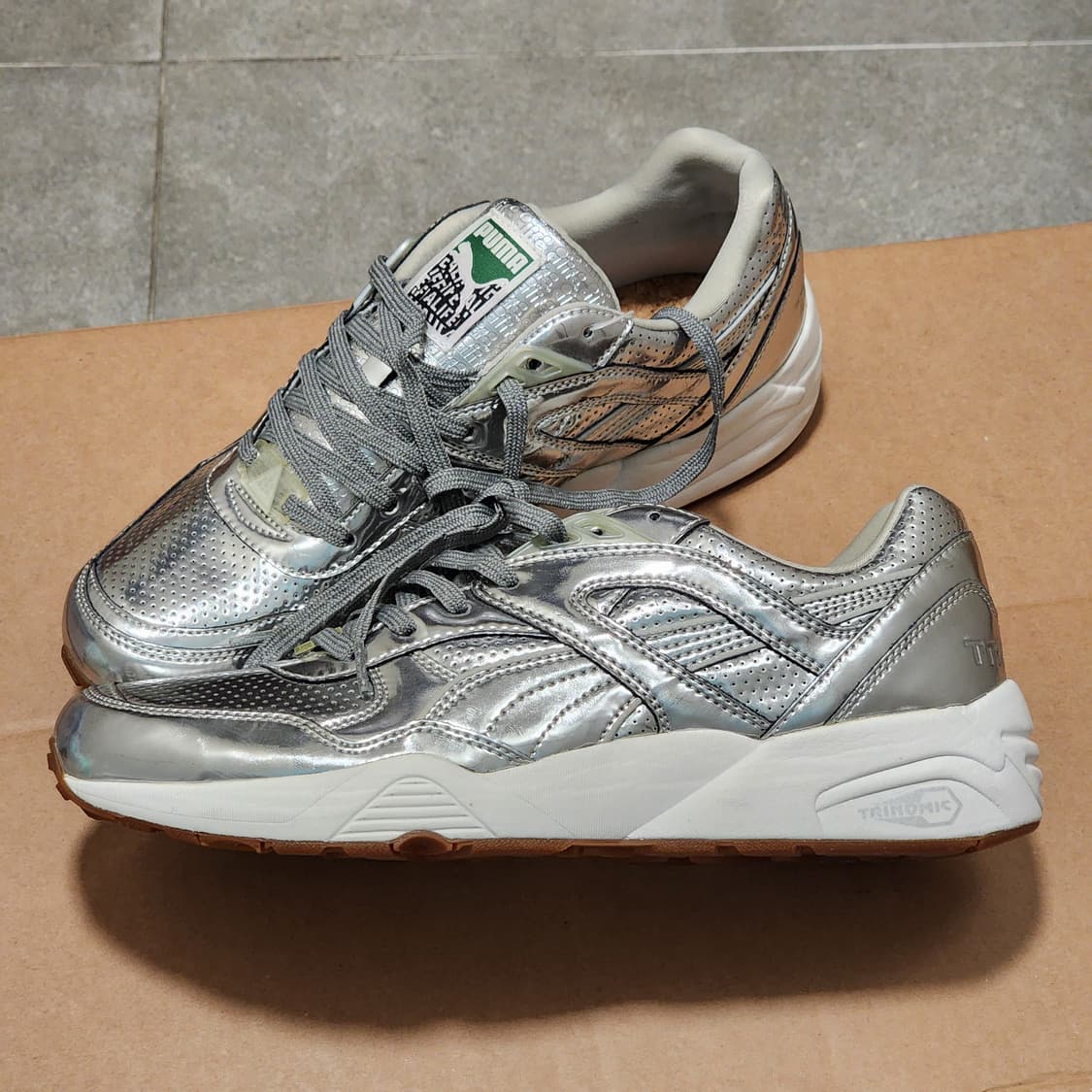 푸마 × 에이라이프 트리노믹 R698 상품이미지1