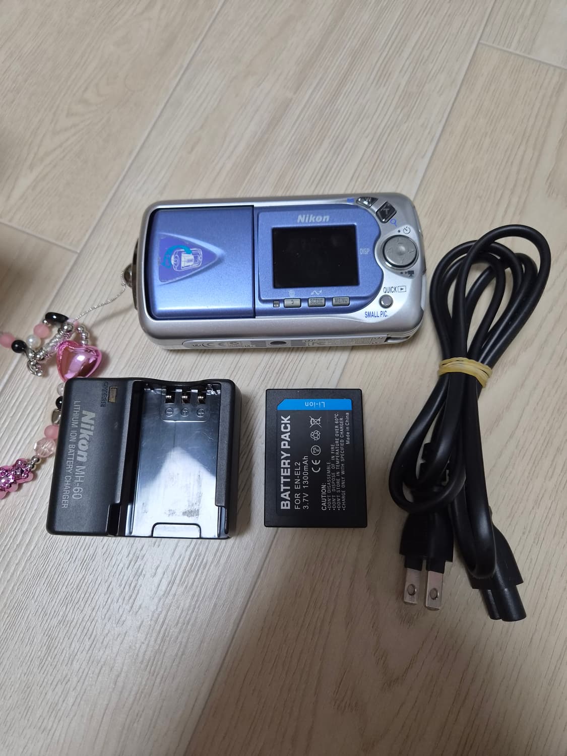 니콘 쿨픽스2500 상품이미지1