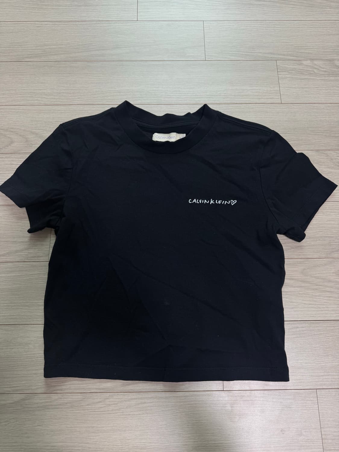 캘빈클라인 x 블랙핑크 제니 크롭 티 상품이미지2