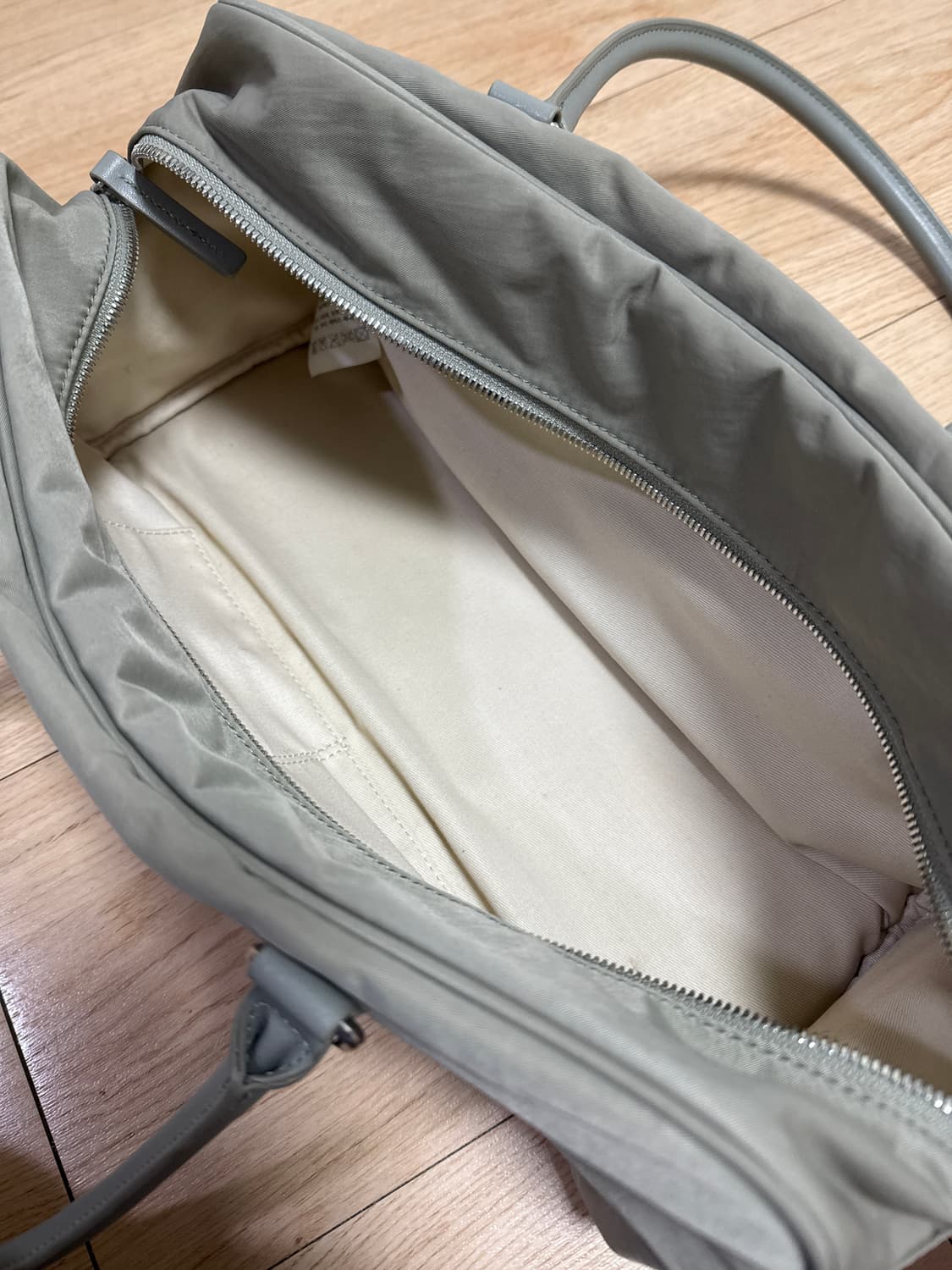 SPORTY TOTE BAG IN LIGHT KHAKI 마뗑킴 토트백 상품이미지4