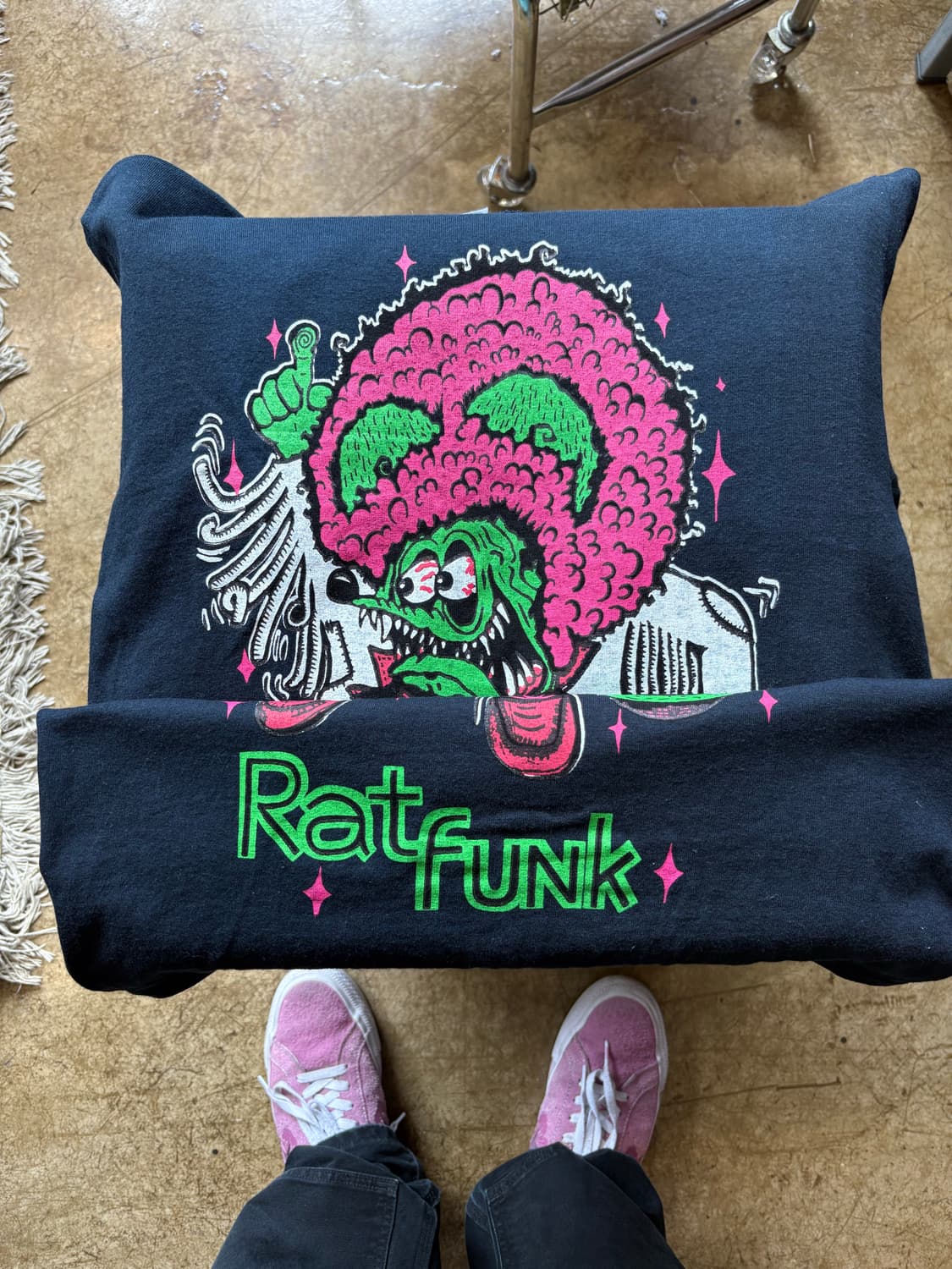 gildan 랫 핑크 부틀렉 티셔츠 상품이미지1