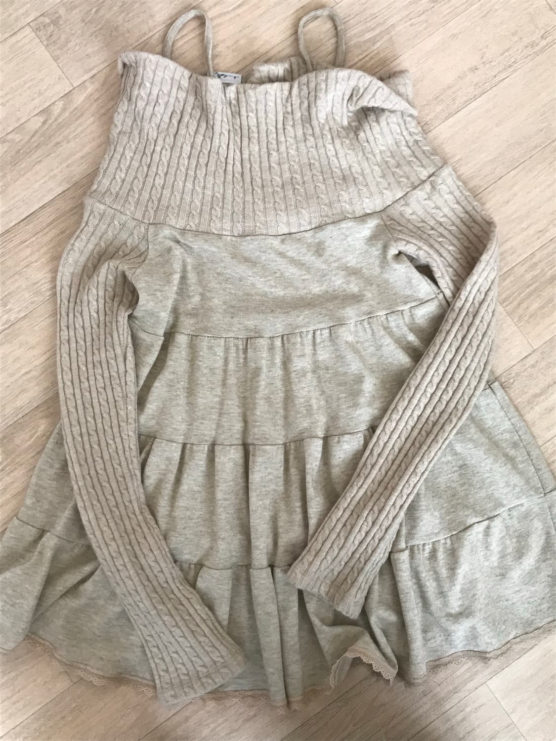 노피셜노피스 캉캉 오프숄더 탑 베이지 상품이미지5