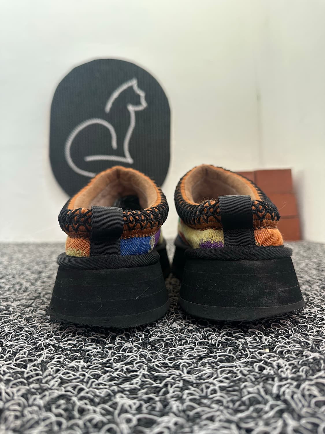 UGG 어그 타즈 슬리퍼 멀티컬러 250mm 상품이미지5