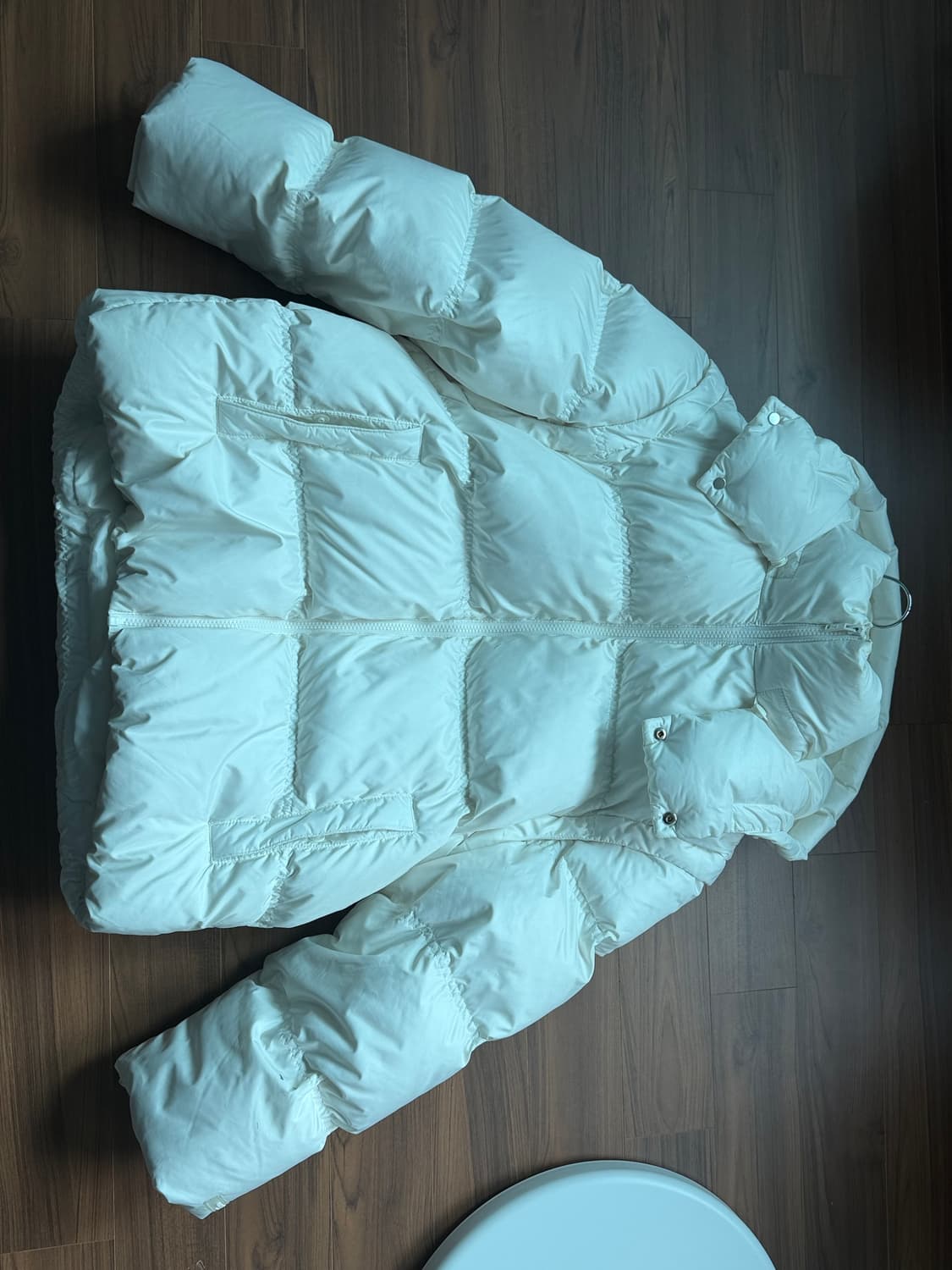 게스 남녀공용 소매탈착 글레이즈드 패딩 아이보리 무신사지그재그에이블리크림 상품이미지1