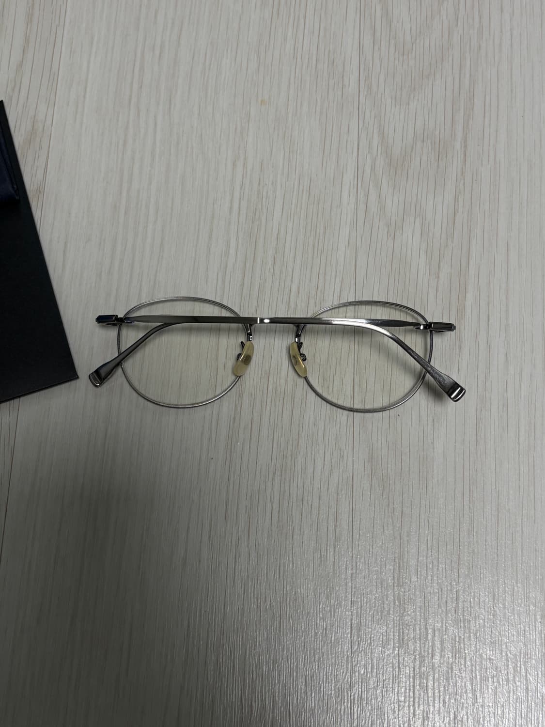 포나인즈 S-145tw 엔틱실버 티타늄 안경테 상품이미지4