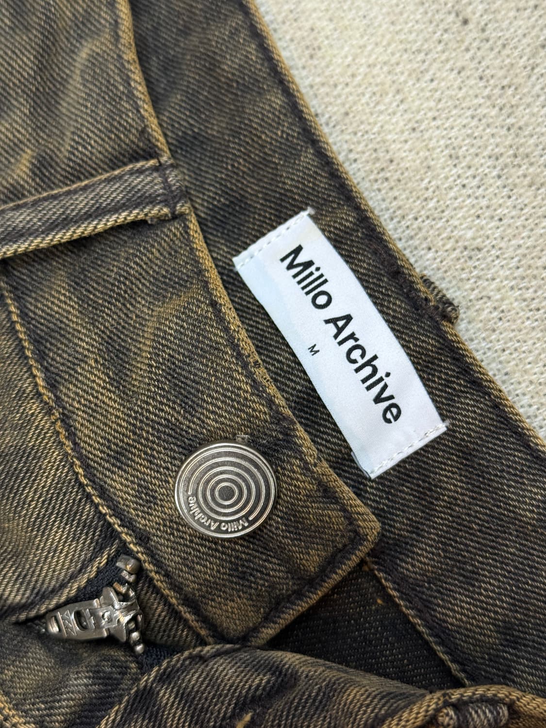 밀로 아카이브 커브드 플레어 진 워시드 브라운 상품이미지4