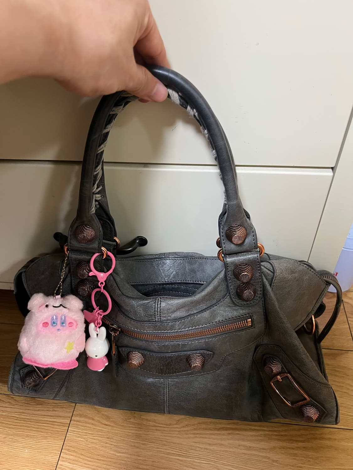 발렌시아가 모터백 미듐사이즈 상품이미지1