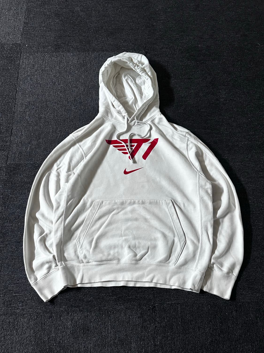 Sk T1  나이키 후드티 상품이미지1