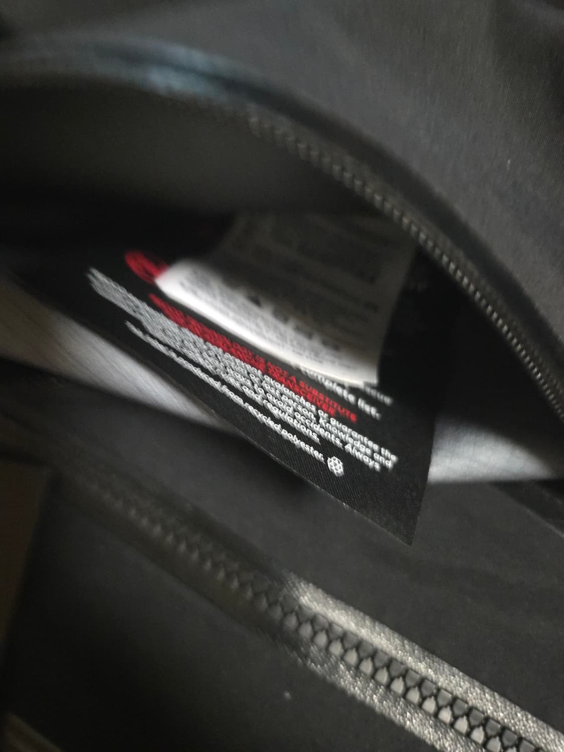 아크테릭스 알파sv 24k불랙 m사이즈 상품이미지2