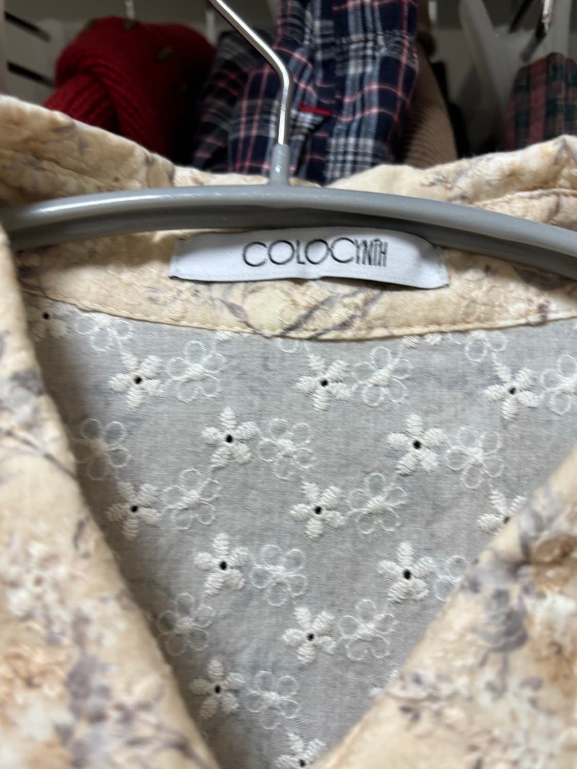 콜로신스 GIRLY EMBROIDERY BLOUSE APRICOT 상품이미지3