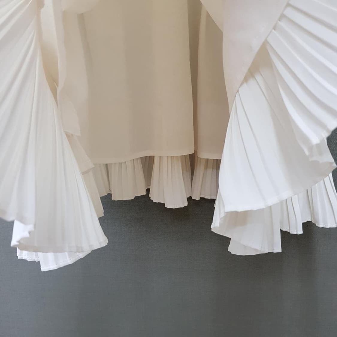 럭키슈에뜨 2023 세일러 카라 플리츠 디테일  원피스 38사이즈 상품이미지6