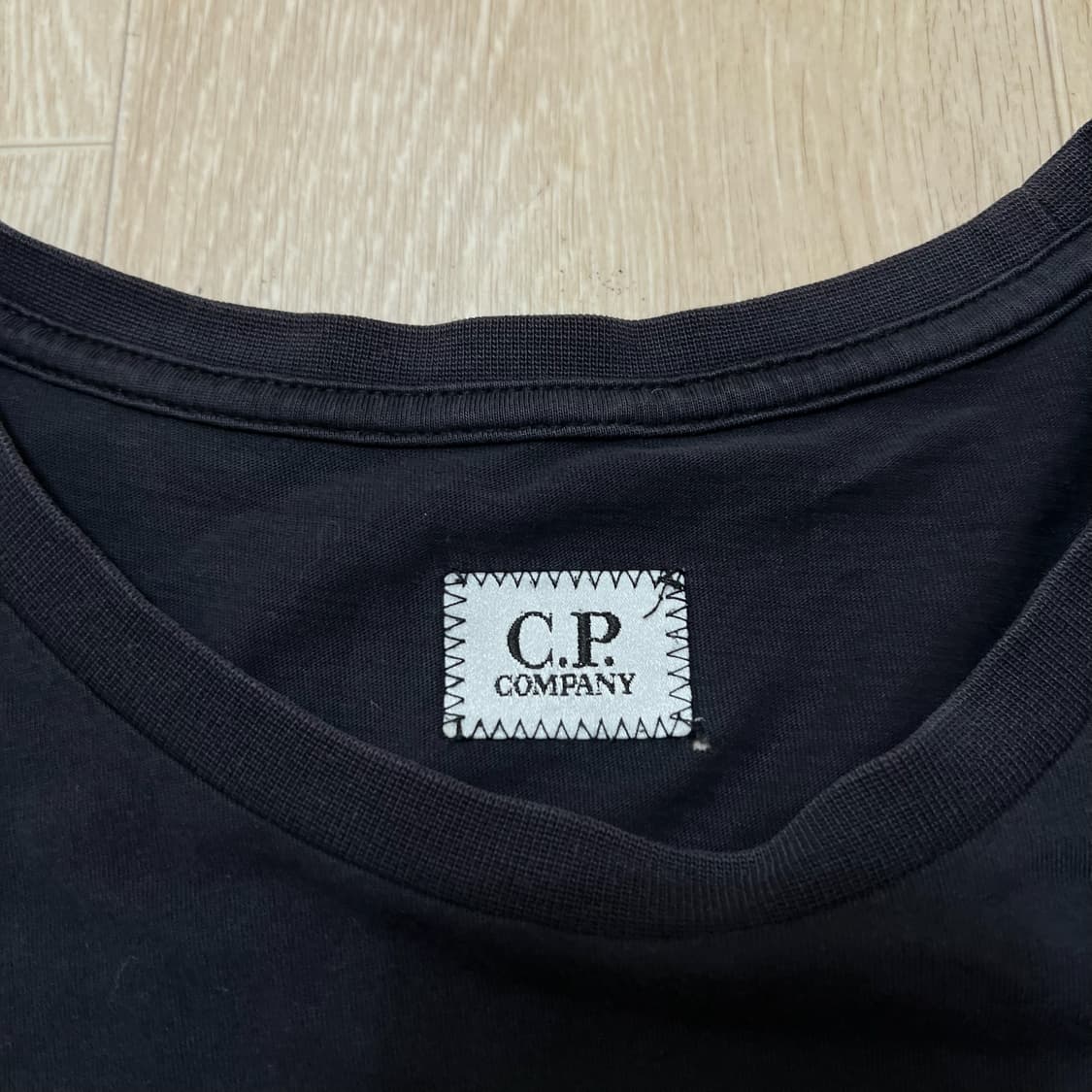 CP컴퍼니 씨피컴퍼니 빅로고 반팔티 L/100  상품이미지4