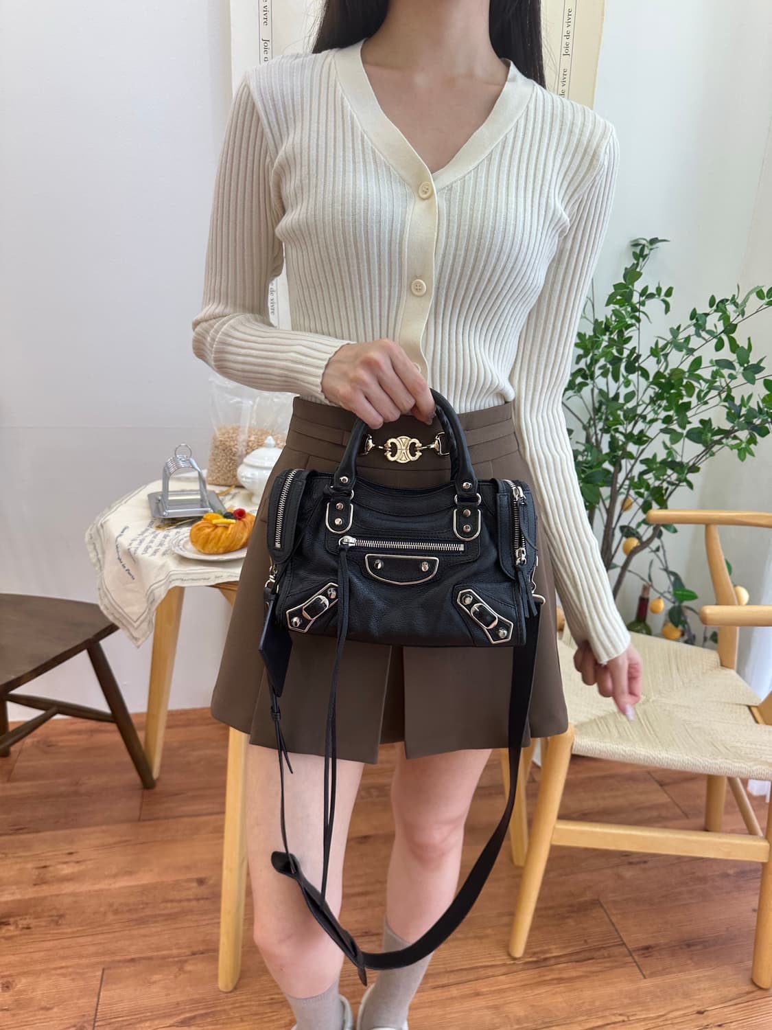 [SA급 정품] 발렌시아가 시티 모터백 미니 블랙 상품이미지5