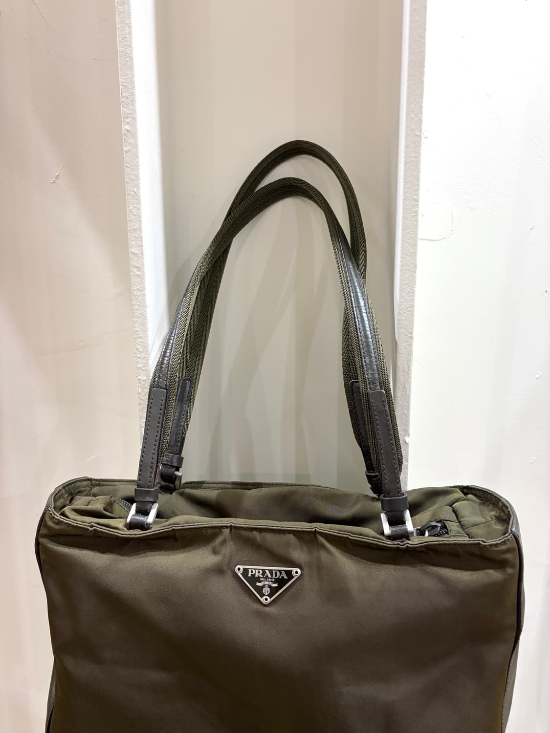 프라다 나일론 레더 트리밍 스퀘어 백 상품이미지2