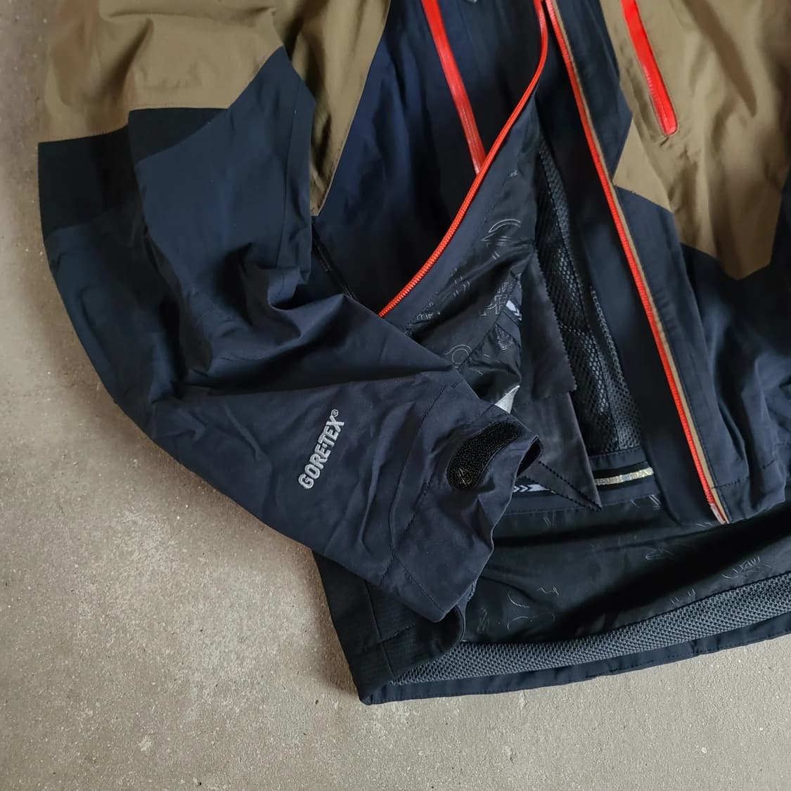 Black Yak Gore-Tex Windbreaker 상품이미지4