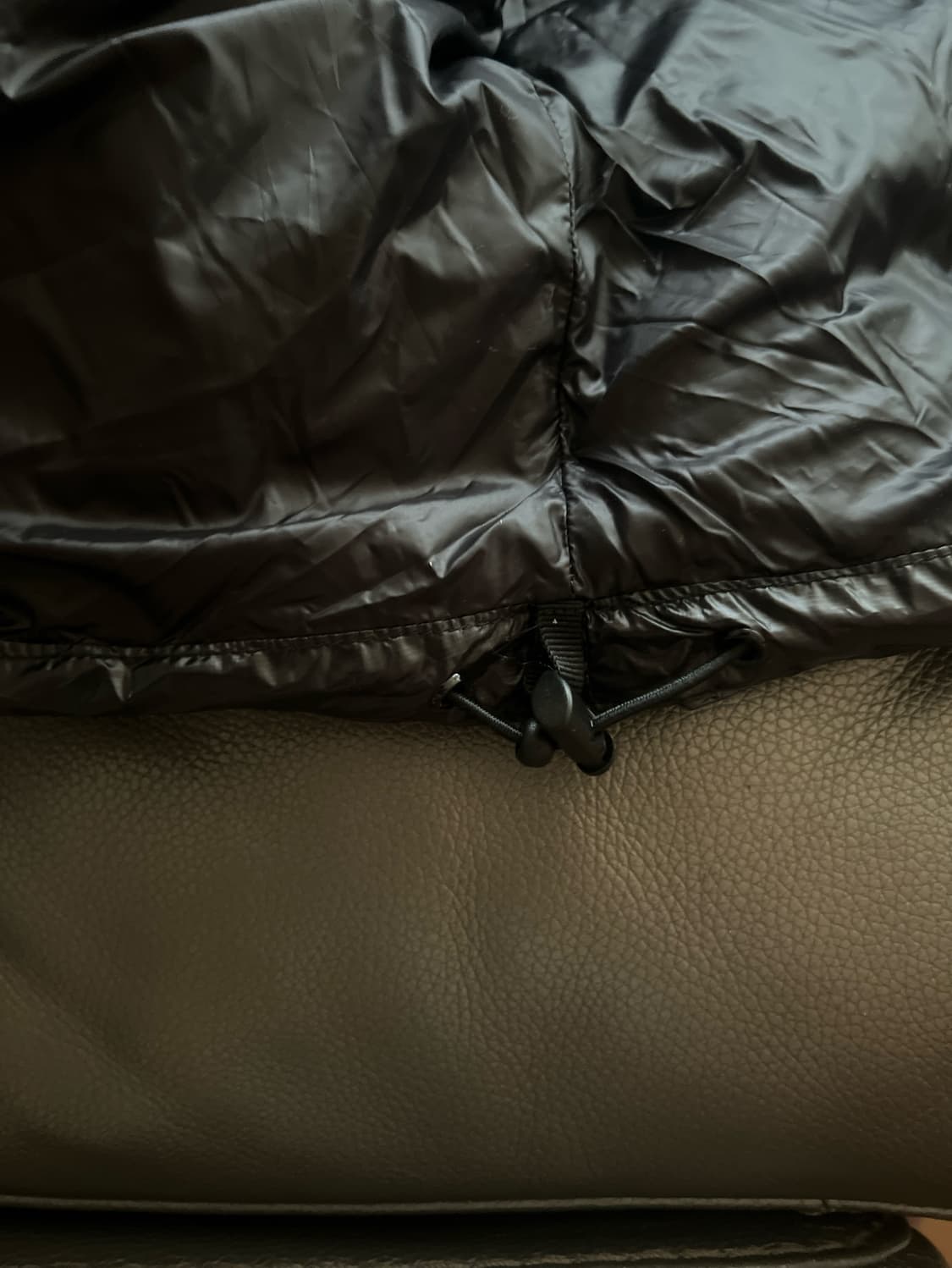 슈프림 페더웨이트 다운 퍼퍼 자켓 블랙 - 23FW 상품이미지7