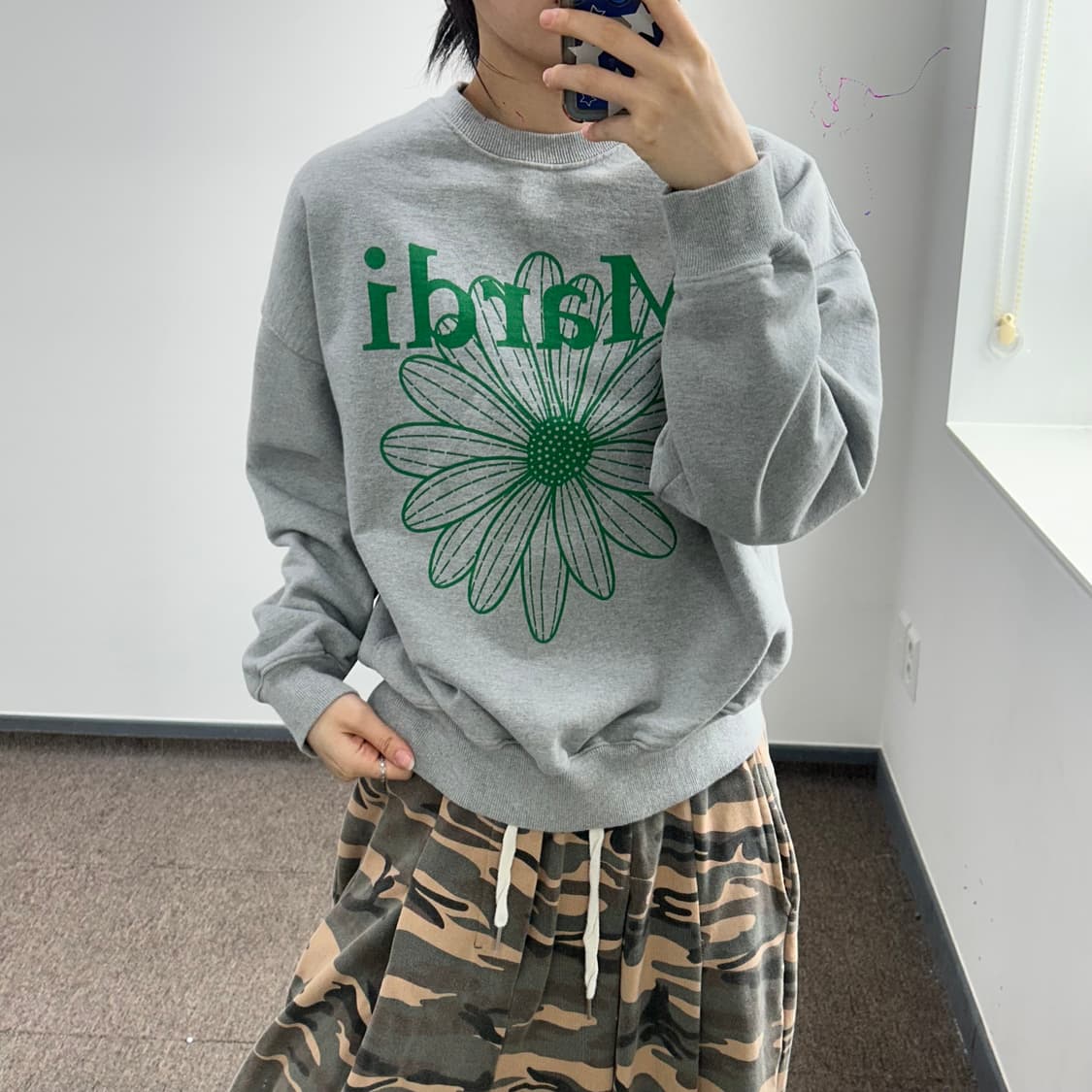 Mardi mercredi 마르디메크르디 그린 로고 그레이 맨투맨  상품이미지1