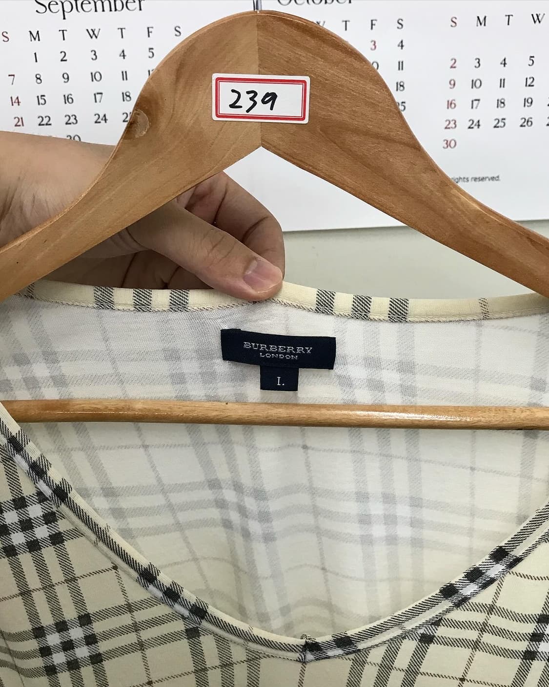 버버리 로고 노바체크 브이넥 반팔티 상품이미지6