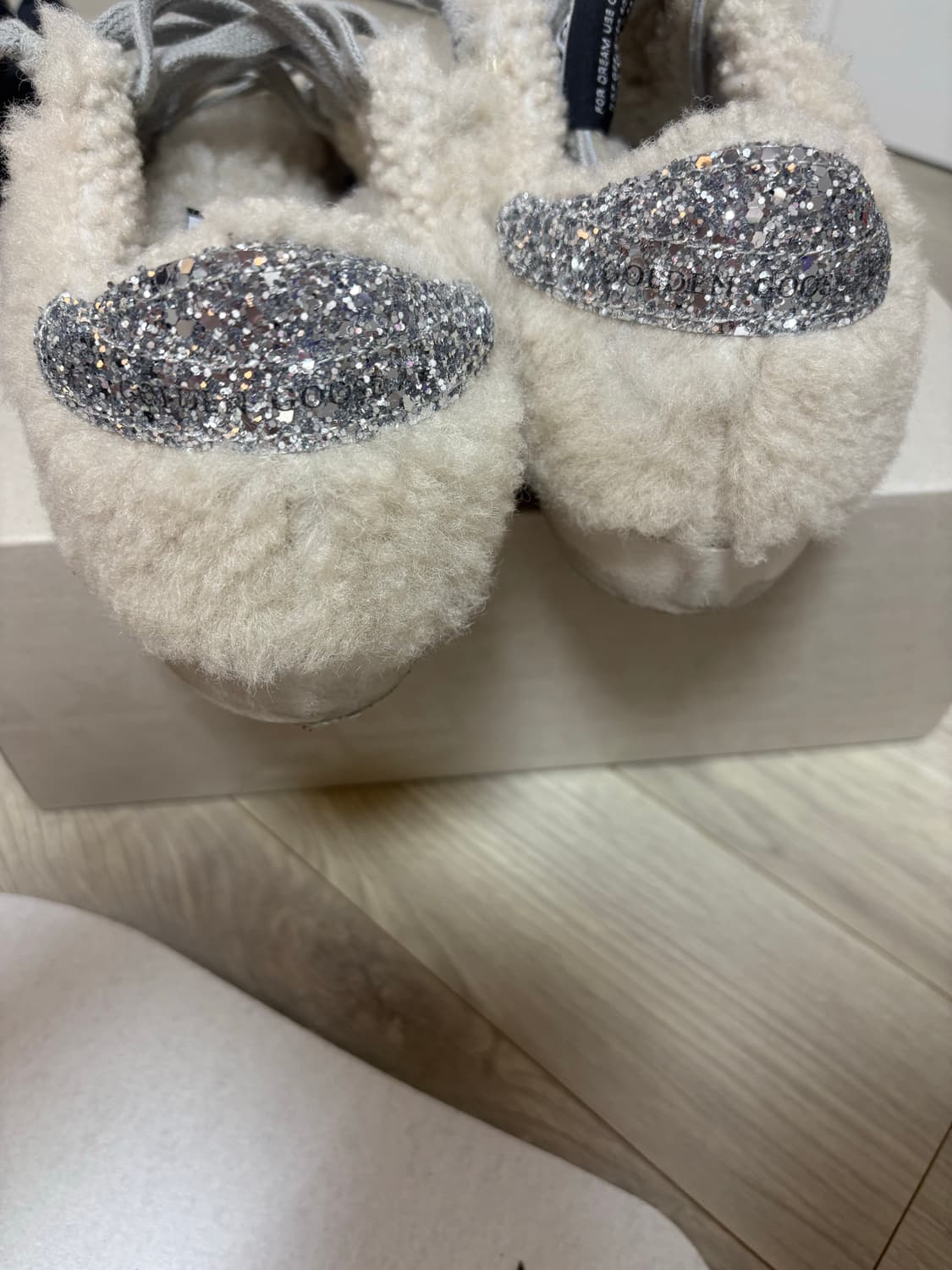 골든구스 양털 스니커즈 37 상품이미지3