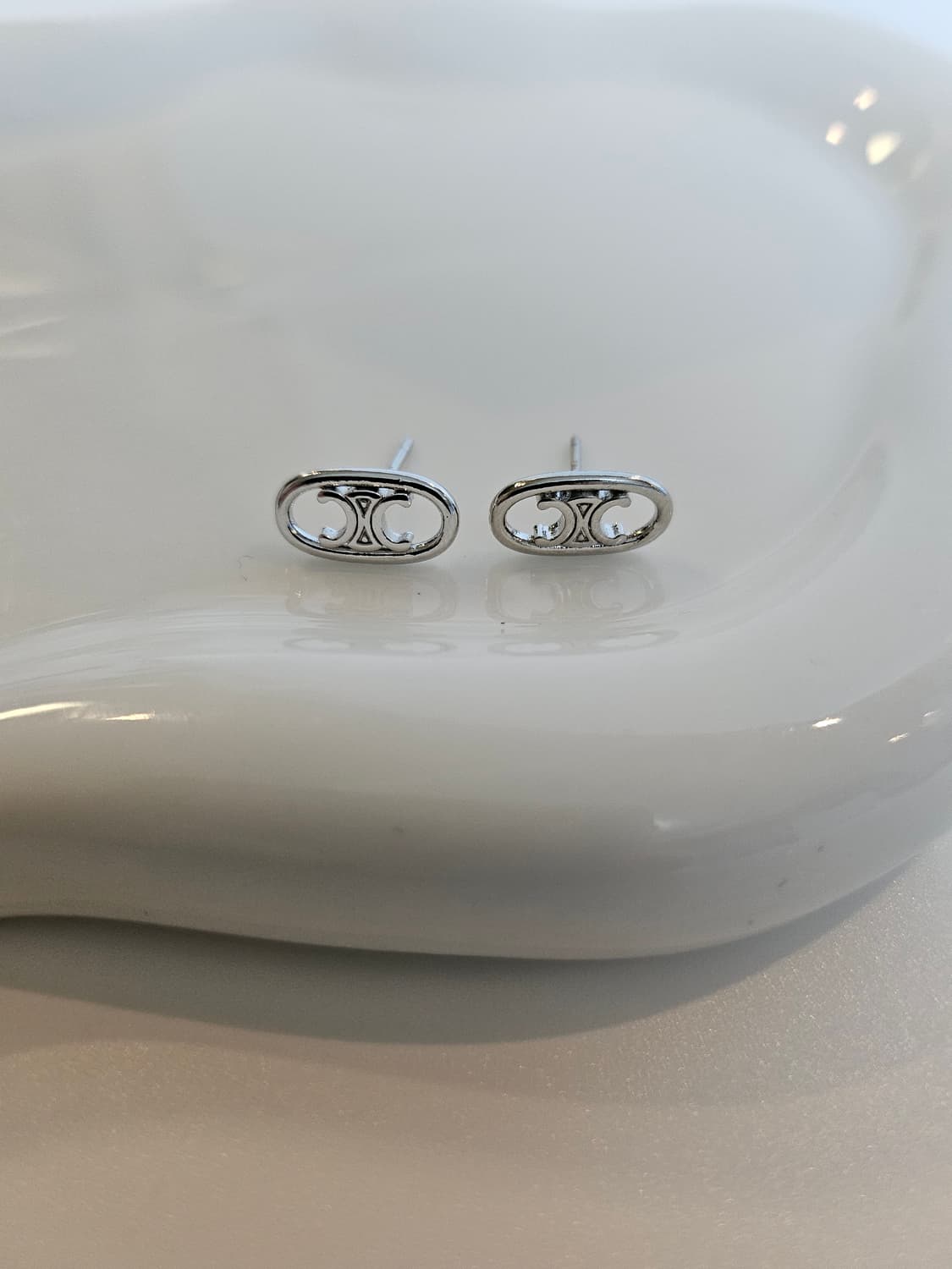 셀린느 미니 트리옹프 스터드 귀걸이 은장 상품이미지2