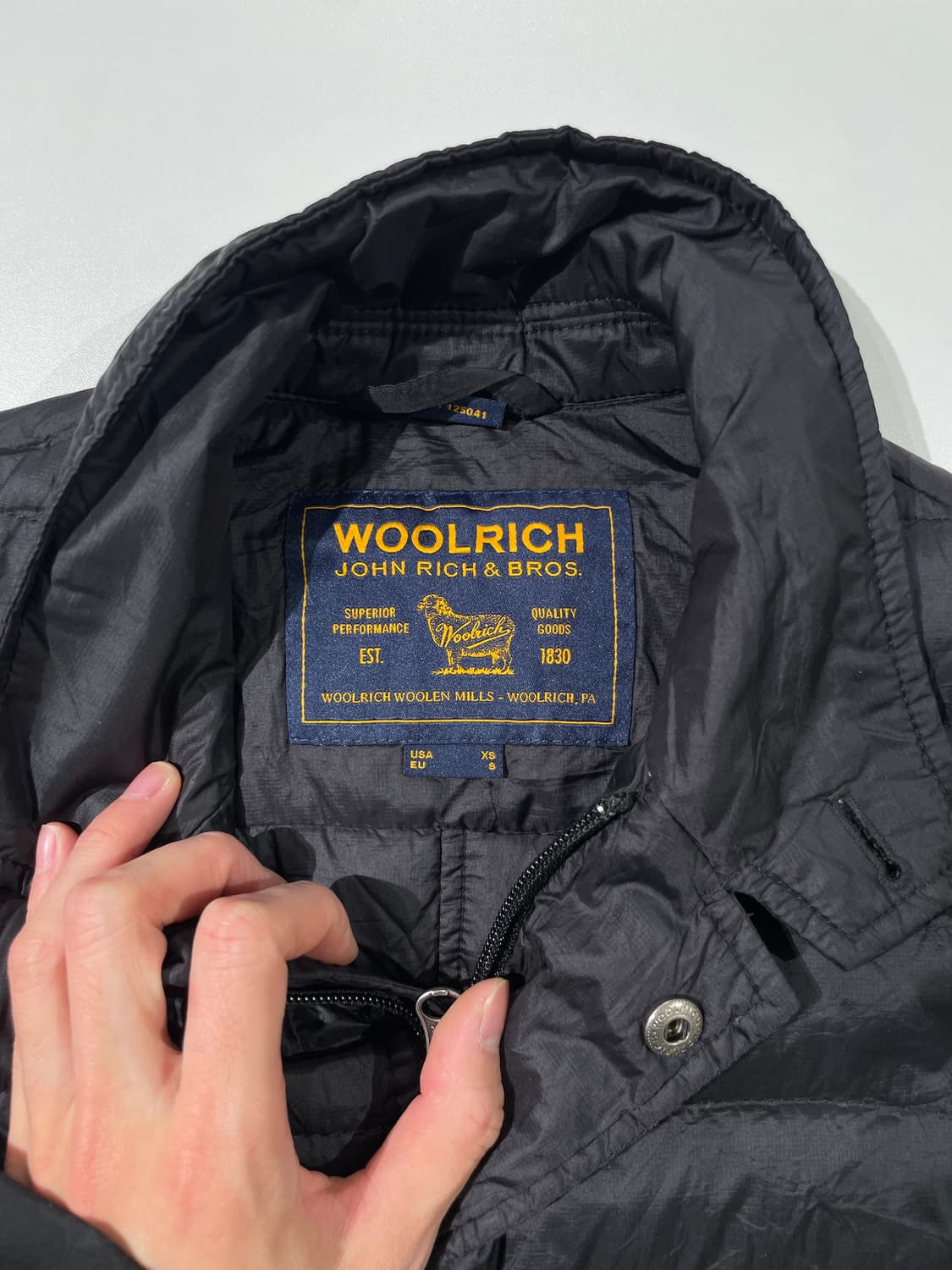 울리치 블랙 빌로우 포켓 경량 패디드 자켓 상품이미지7