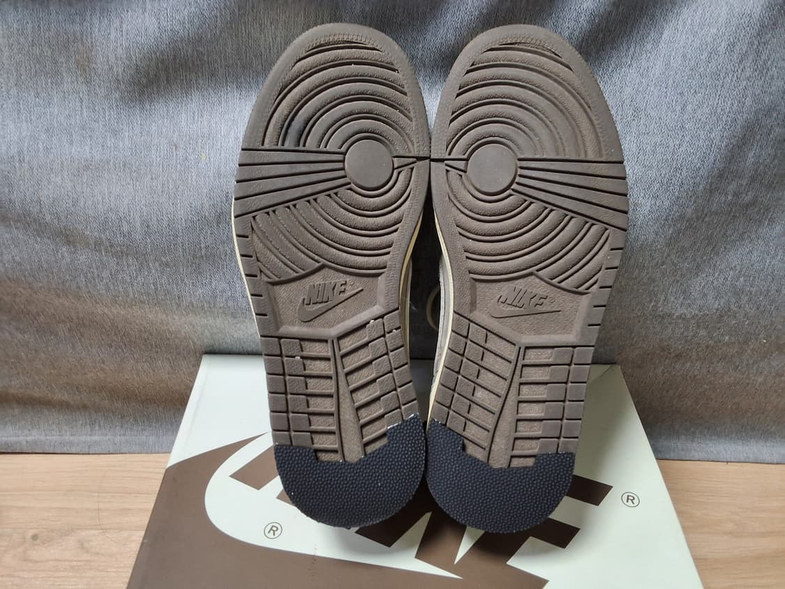 나이키 에어 조던1 트래비스 스캇 리버스모카 상품이미지7