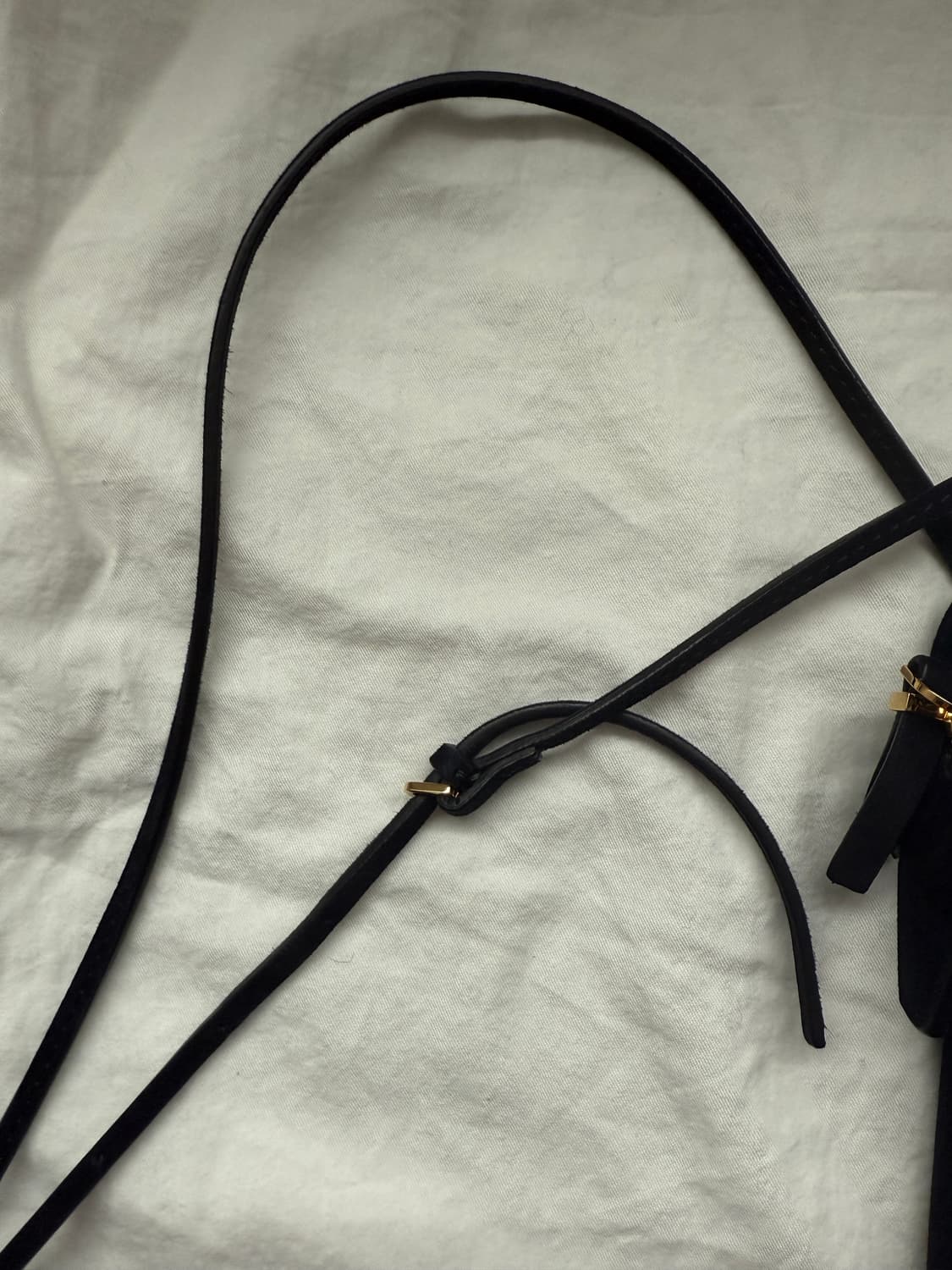 the row 더로우 스웨이드 크로스 백 상품이미지6