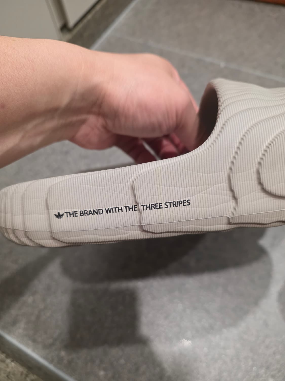 아디다스 아딜렛 1회착용 상품이미지2