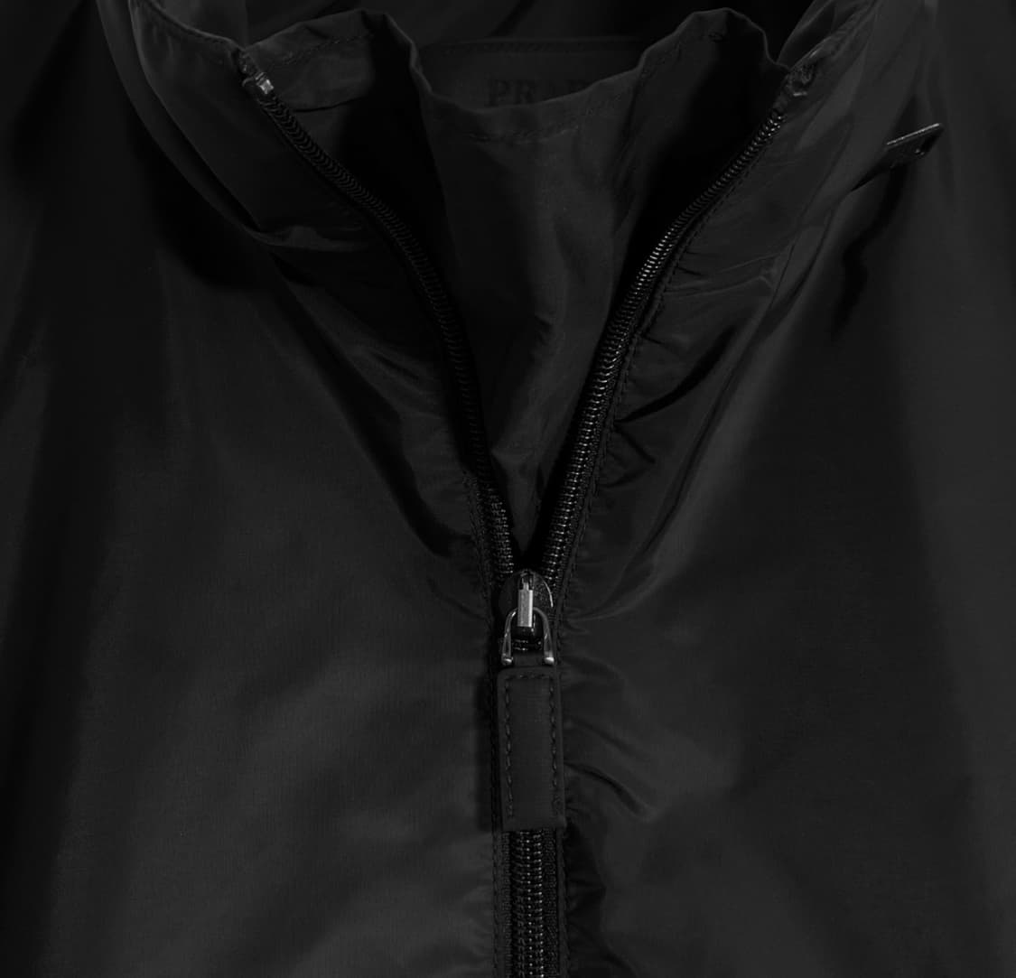 [XL] 프라다 남성 삼각로고 리나일론 반집업 하프 아노락 자켓 블랙 상품이미지5