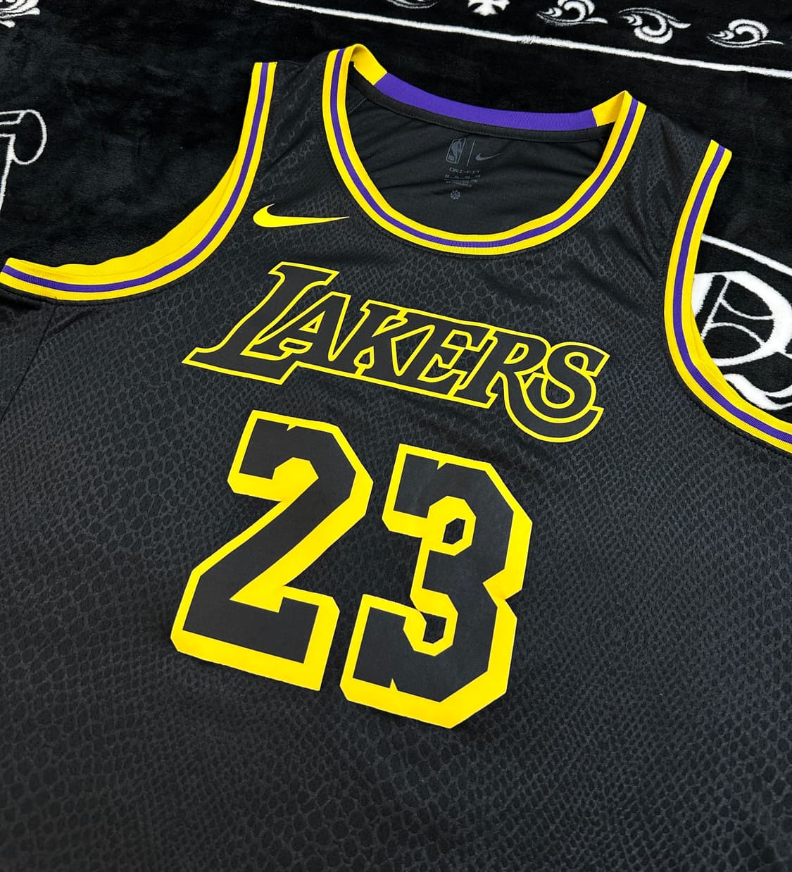 나이키  레이커스 르브론제임스 NBA 저지 XL 상품이미지1
