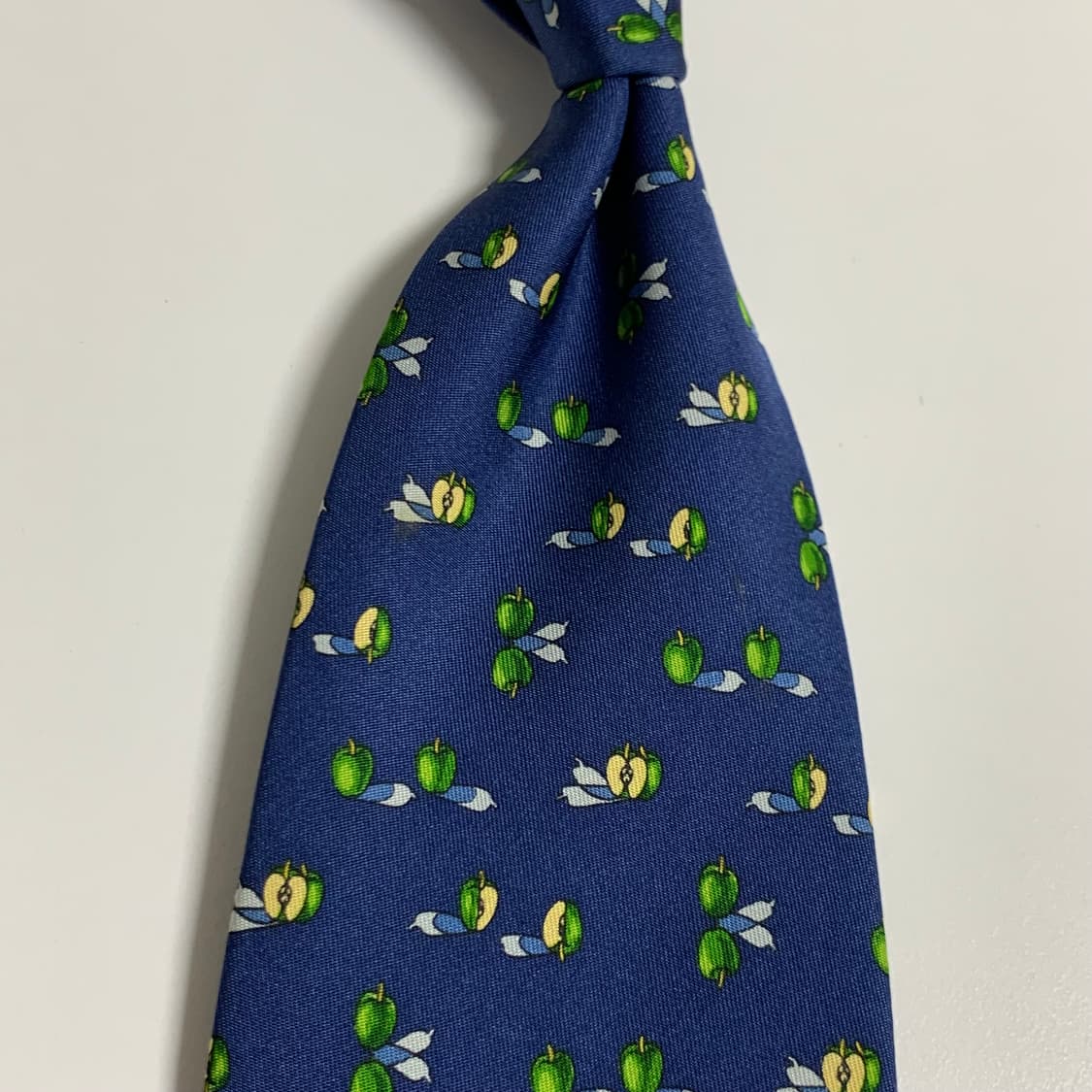 페레가모(Ferragamo) 명품넥타이 클래식 정장룩 코디 A-A+등급 상품이미지10