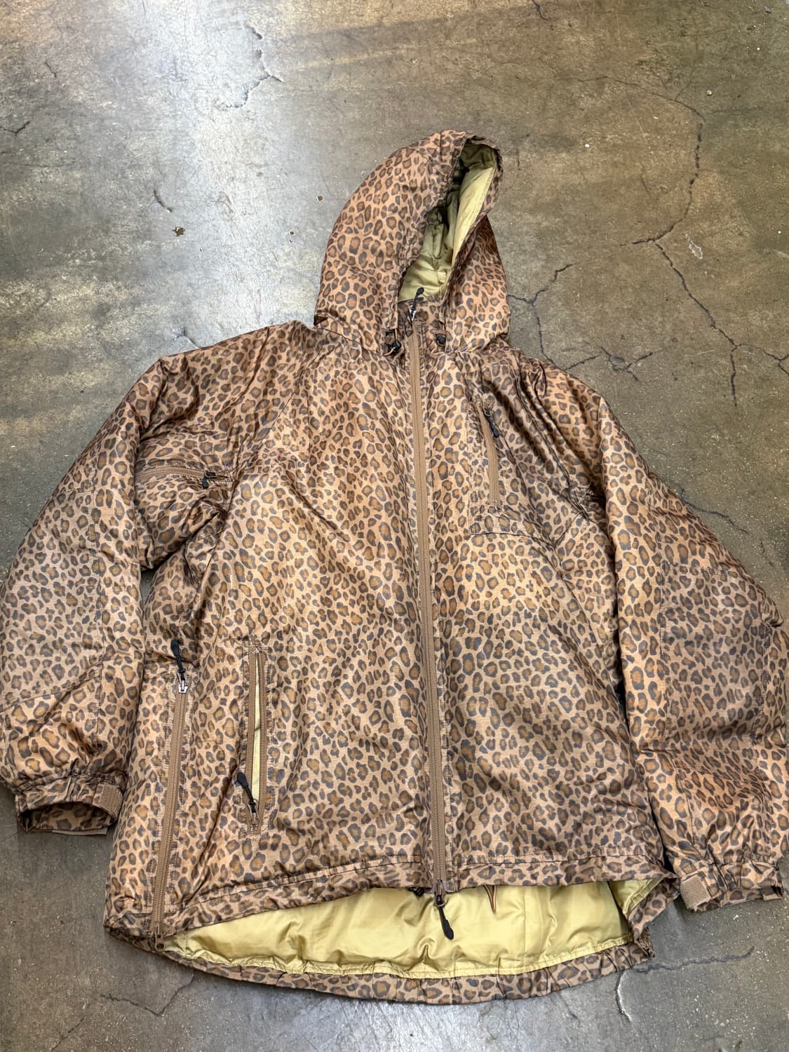 니들스 다운  상품이미지1