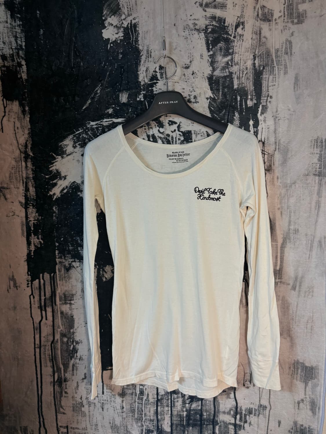 BEHAVIOR AND INTENT long sleeve t-shirt  상품이미지1