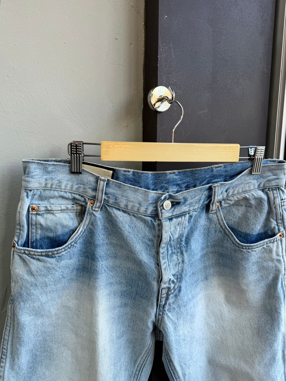 34/ 구찌 웹 커프드 스트레이트 데님 팬츠 상품이미지4