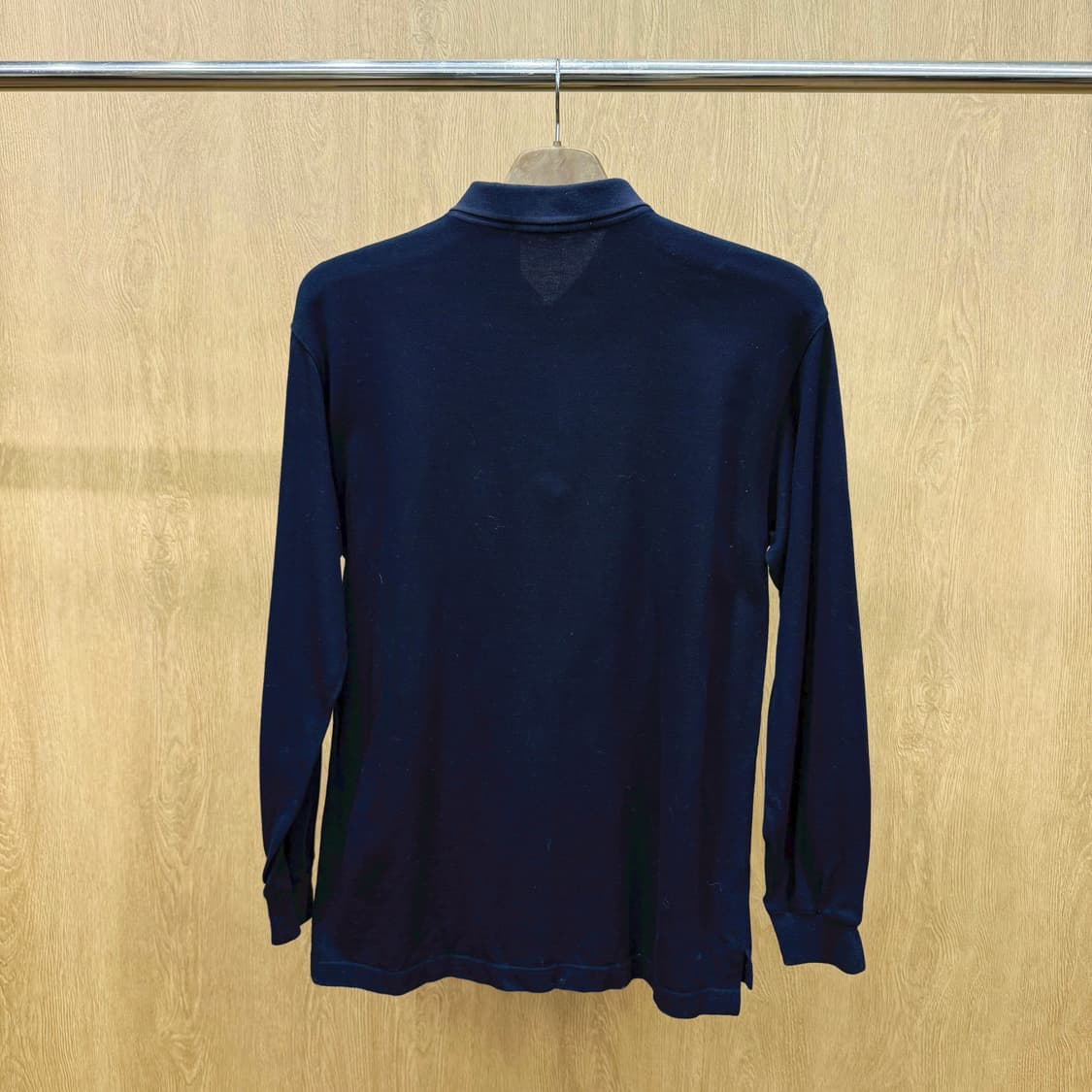 랑방 긴팔 카라 티셔츠 로고자수 3버튼 포인트 디테일 레귤러핏 블랙 상품이미지3