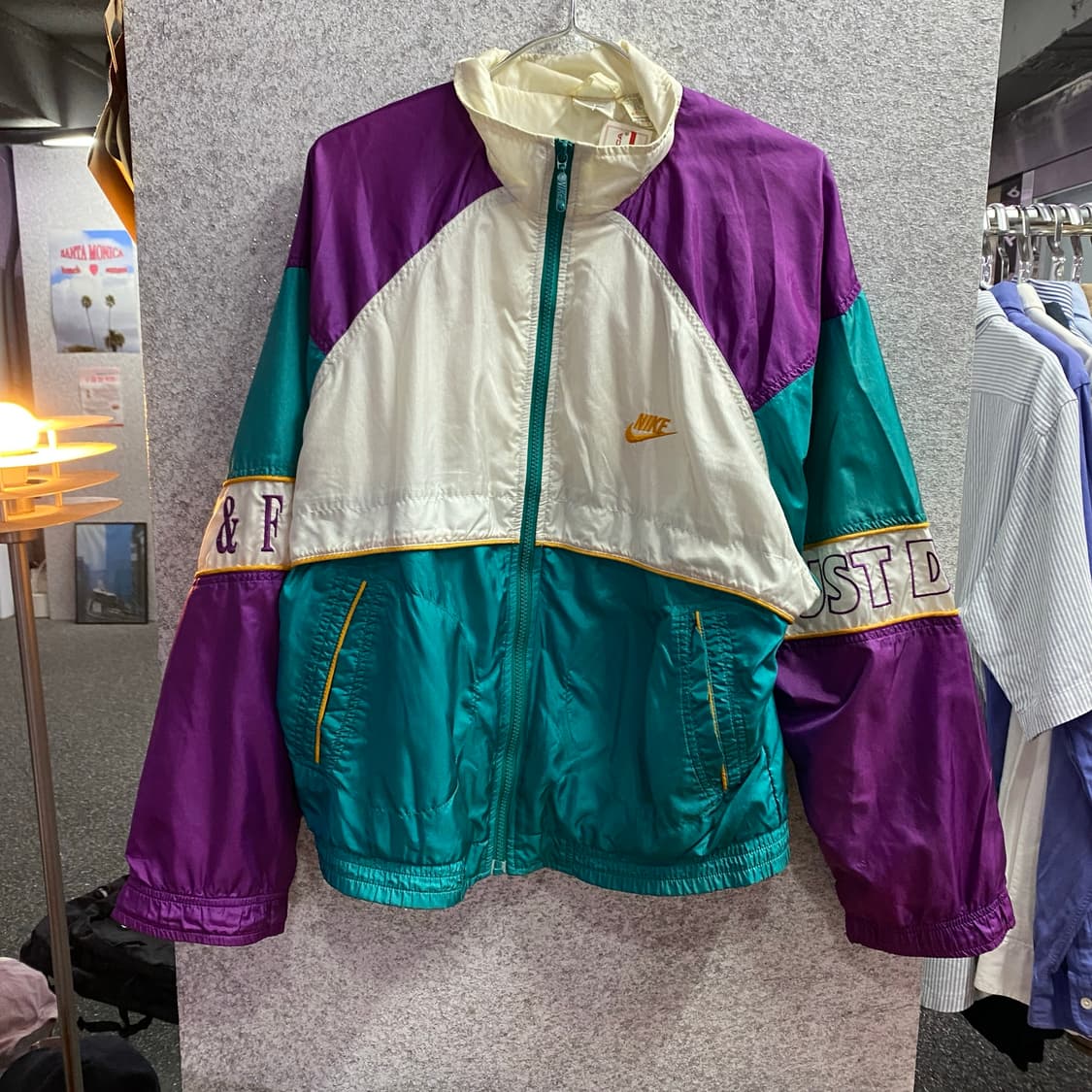 나이키 퓨추라 올드스쿨 멀티 배색 바람막이 B5193 상품이미지2